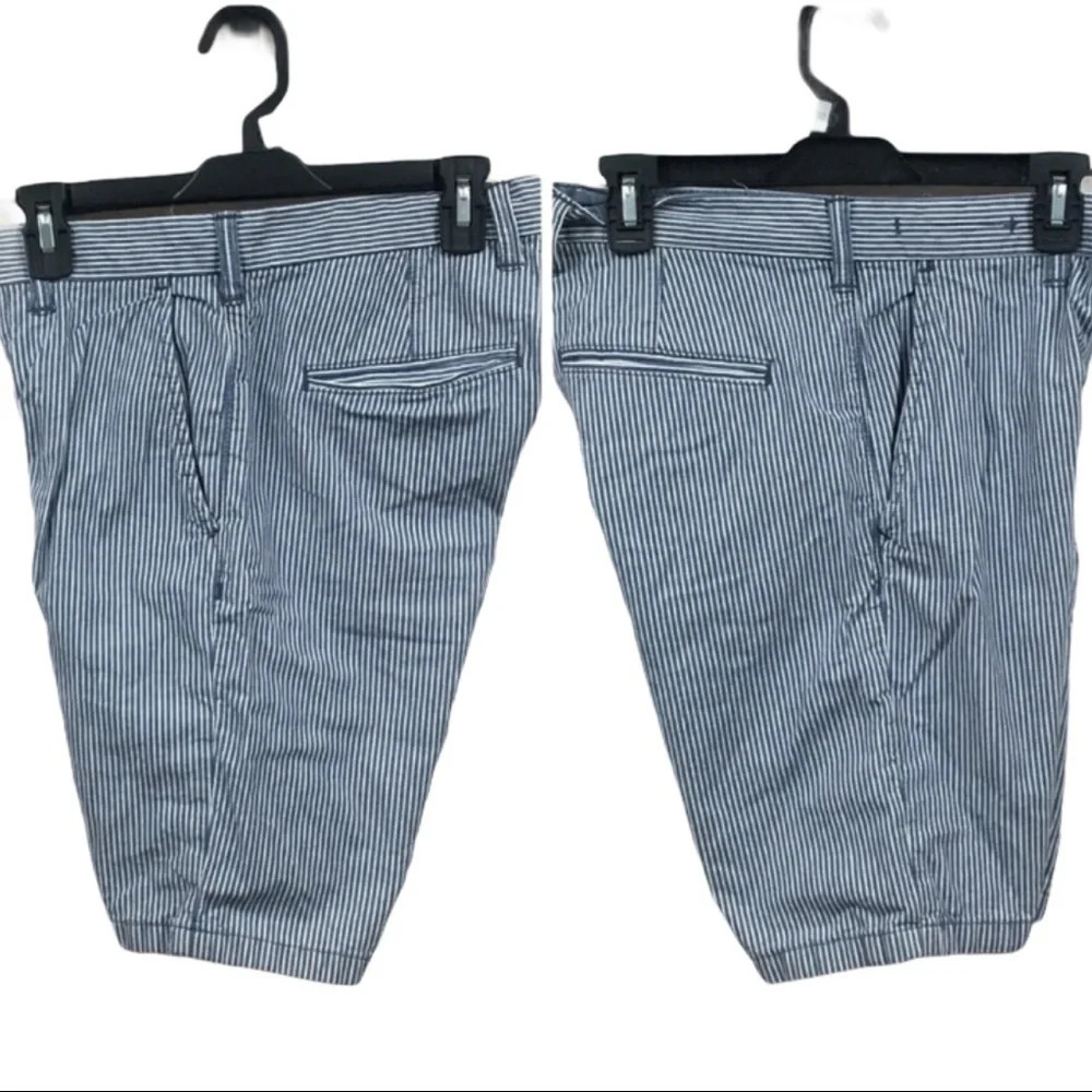 SH82 Gap Straight Fit Flat Front Seersucker Striped Shorts 29